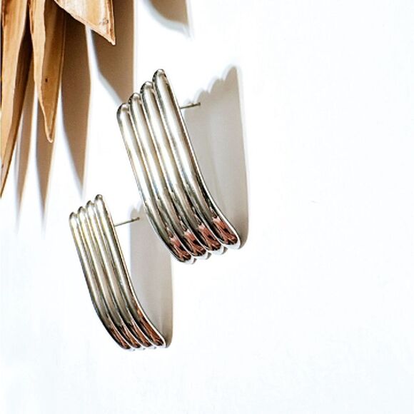 geo stud earrings M327 - Picture 3 of 4